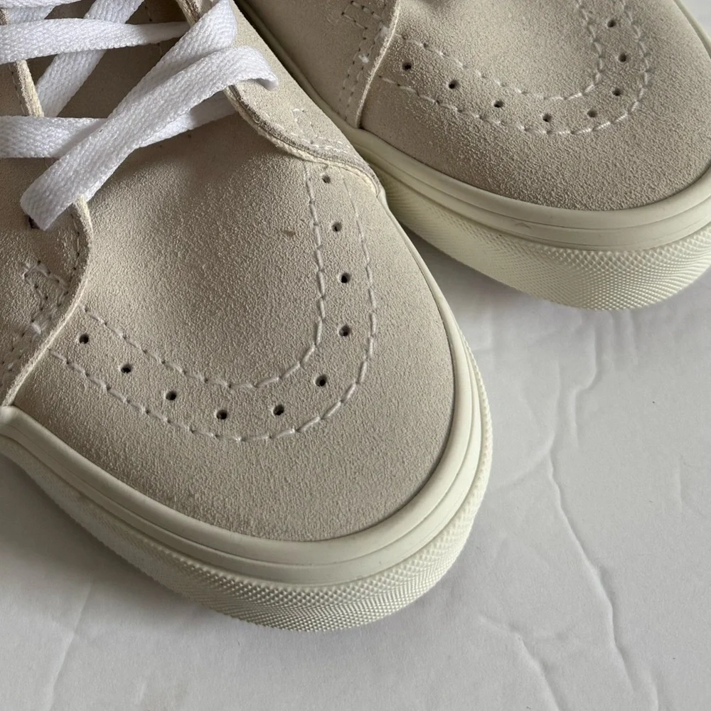 Vans juniors White and Tan Sneakers with Classic High-Top Design size 7
